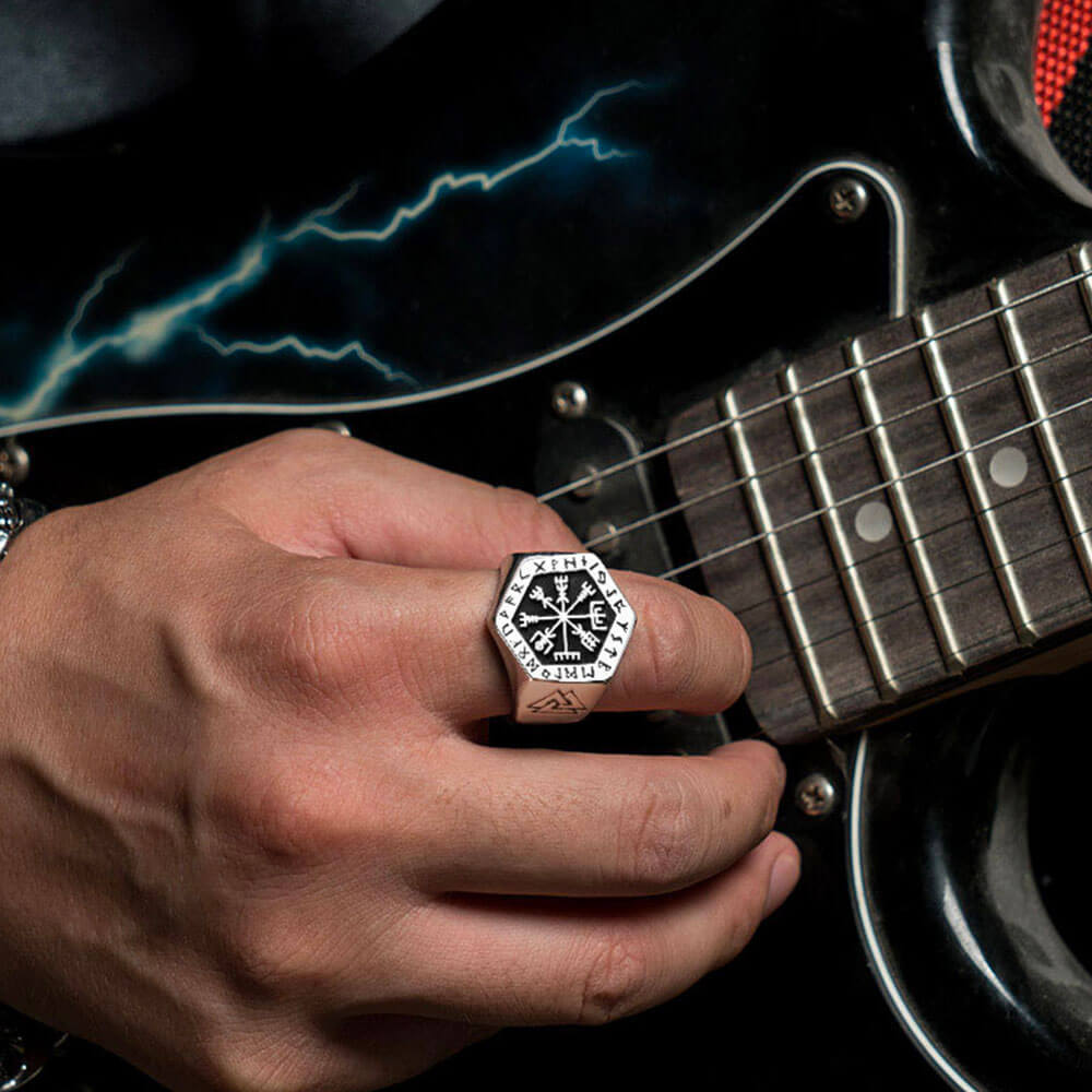 bague-chevaliere-boussole-viking-vegvisir0