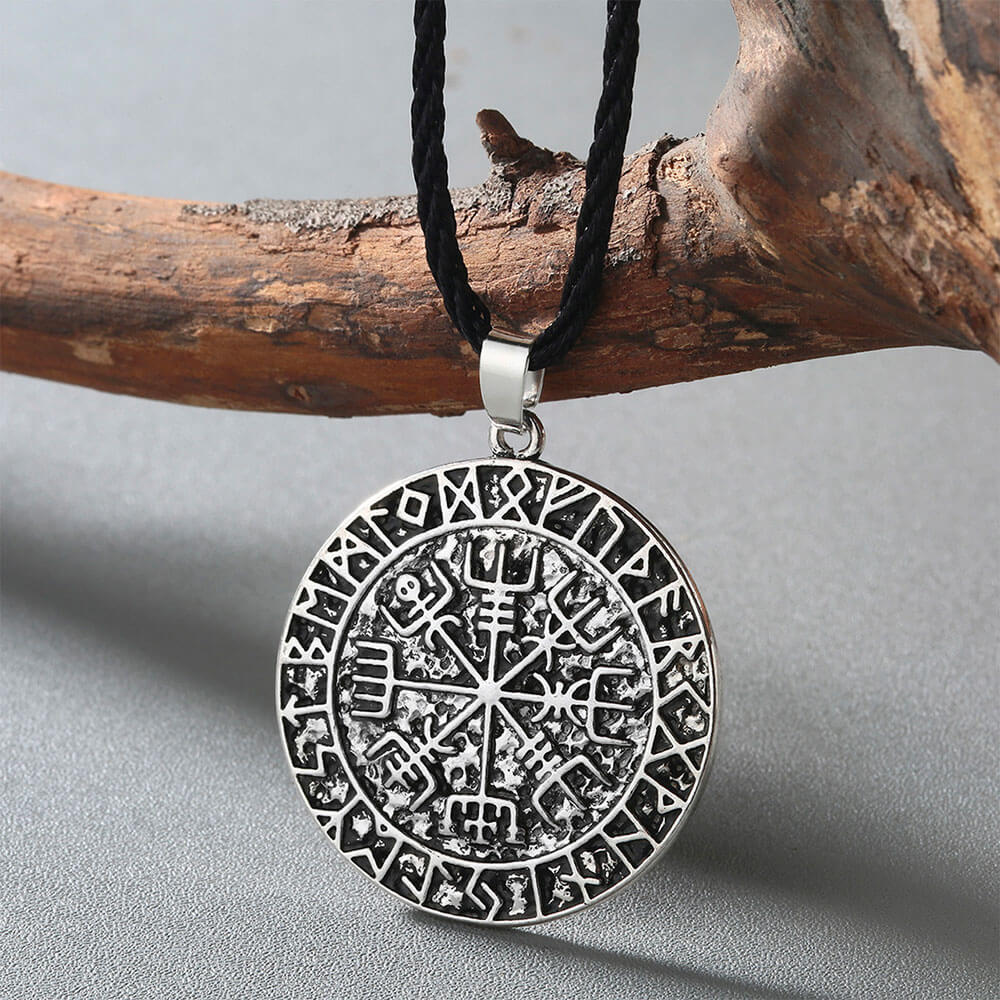 collier-pendentif-vegvisir-boussole-viking2
