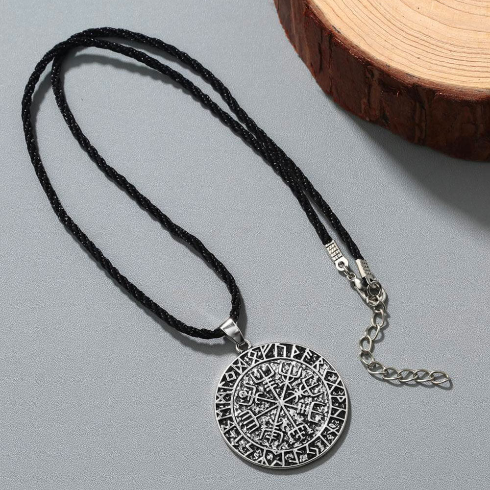 collier-pendentif-vegvisir-boussole-viking3